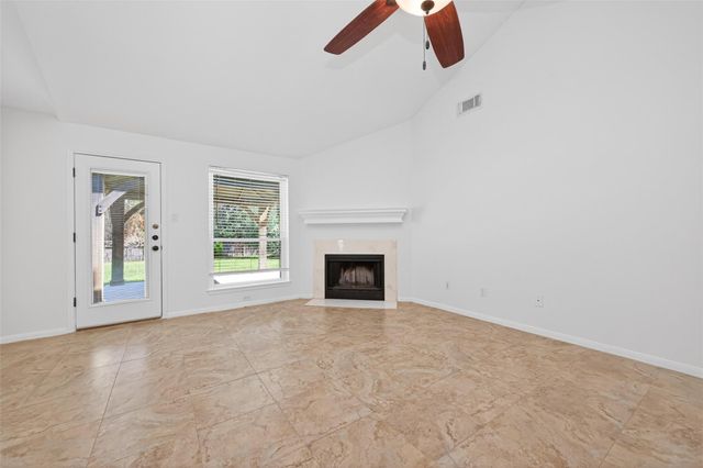 2215 Friarwood Trail, Kingwood, TX 77339