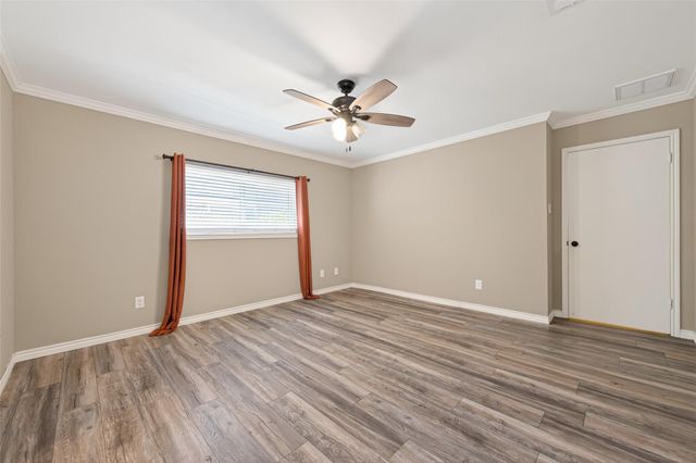 2215 Friarwood Trail, Kingwood, TX 77339