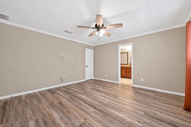 2215 Friarwood Trail, Kingwood, TX 77339