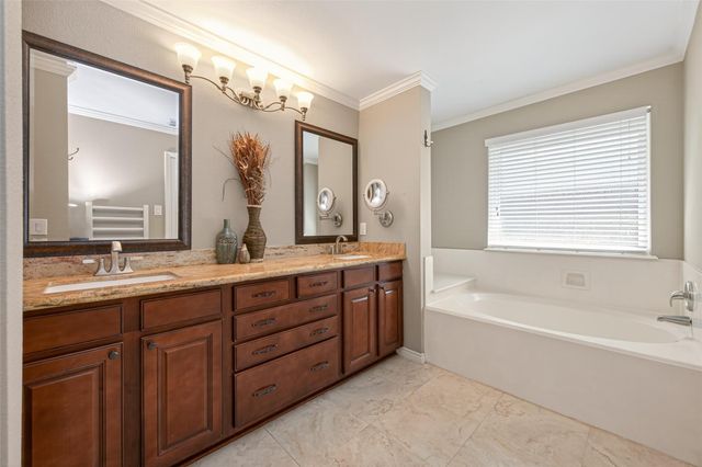 2215 Friarwood Trail, Kingwood, TX 77339