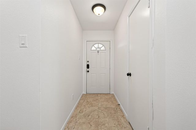 2215 Friarwood Trail, Kingwood, TX 77339