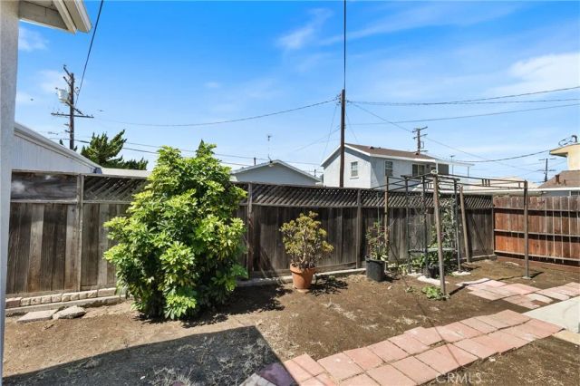 15329 Paramount Boulevard, Paramount, CA 90723