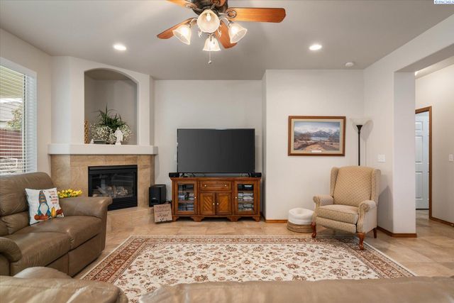 3515 S Keller Street, Kennewick, WA 99337