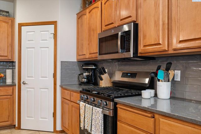 3515 S Keller Street, Kennewick, WA 99337