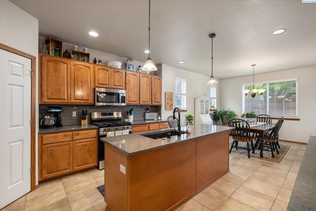 3515 S Keller Street, Kennewick, WA 99337