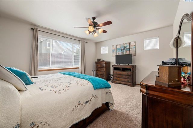 3515 S Keller Street, Kennewick, WA 99337