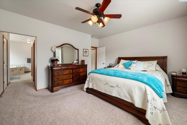 3515 S Keller Street, Kennewick, WA 99337