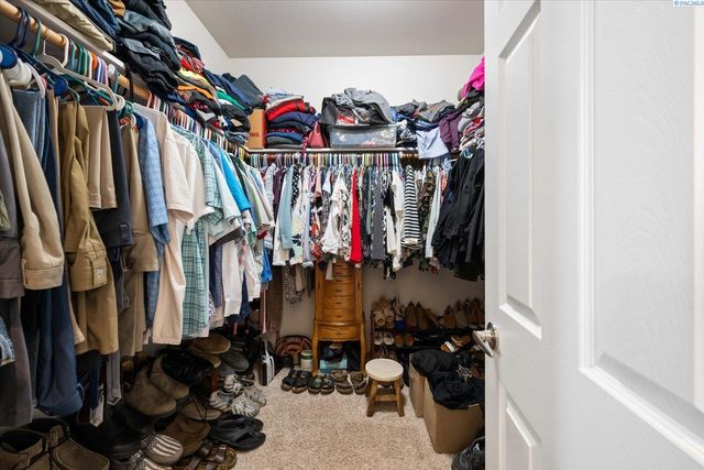 3515 S Keller Street, Kennewick, WA 99337