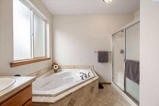 3515 S Keller Street, Kennewick, WA 99337