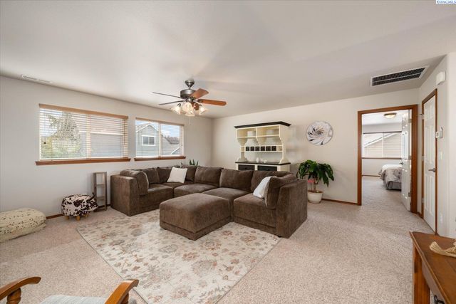 3515 S Keller Street, Kennewick, WA 99337