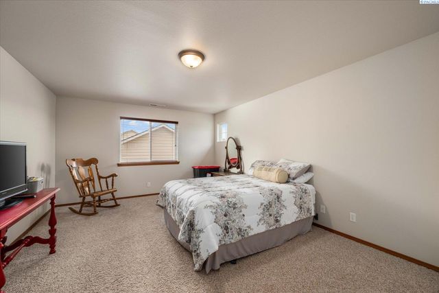 3515 S Keller Street, Kennewick, WA 99337