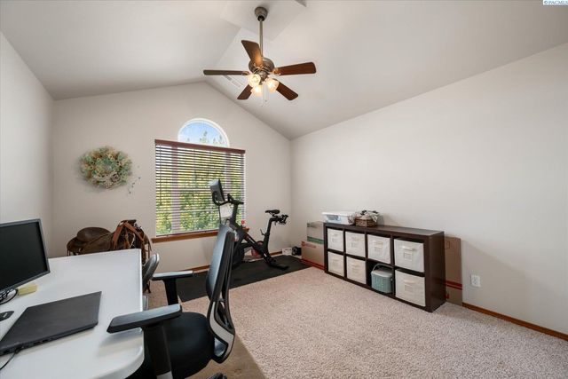 3515 S Keller Street, Kennewick, WA 99337