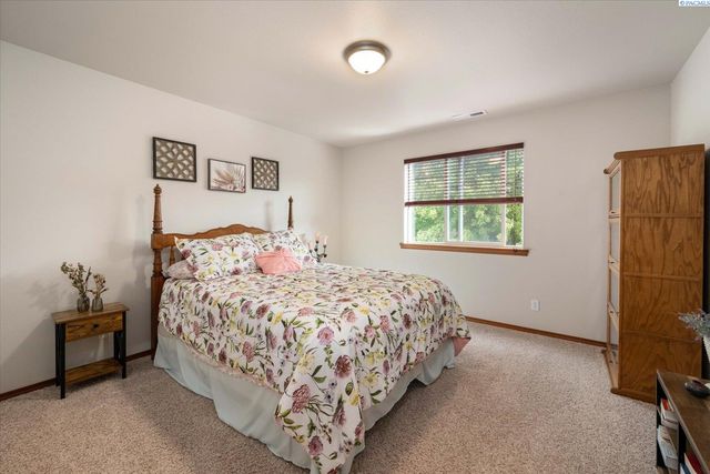 3515 S Keller Street, Kennewick, WA 99337