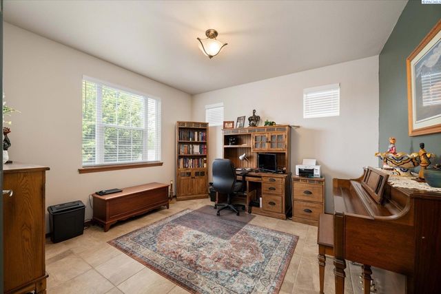 3515 S Keller Street, Kennewick, WA 99337