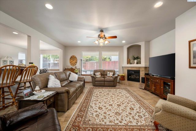 3515 S Keller Street, Kennewick, WA 99337