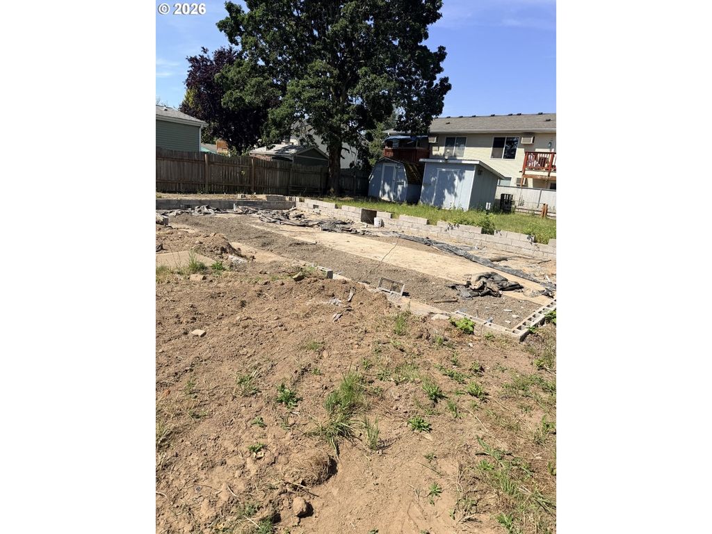 Image 1 of property listing at 114 GETCHELL Ct, Amity, OR 97101