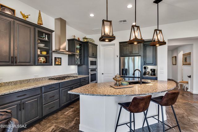 2460 E Copper Vly Way, Green Valley, AZ 85614