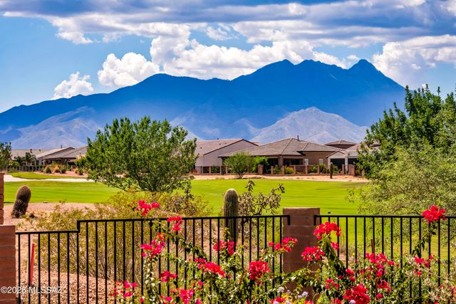 2460 E Copper Vly Way, Green Valley, AZ 85614