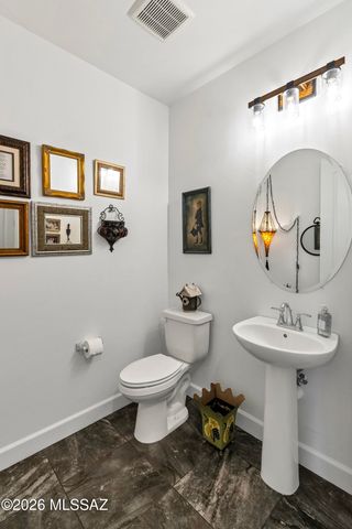 2460 E Copper Vly Way, Green Valley, AZ 85614