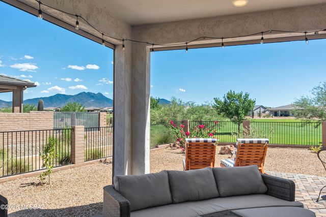 2460 E Copper Vly Way, Green Valley, AZ 85614