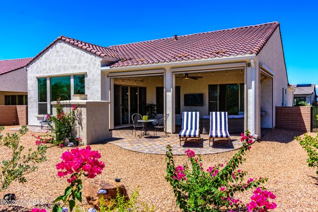 2460 E Copper Vly Way, Green Valley, AZ 85614