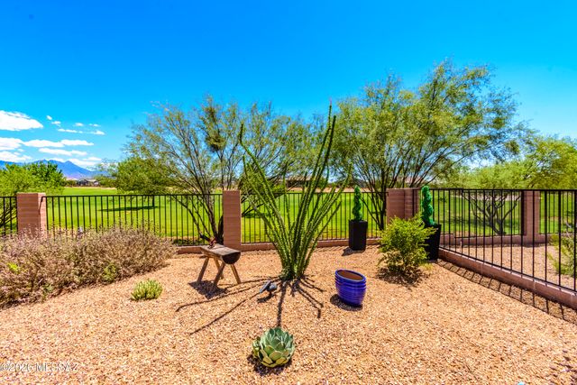 2460 E Copper Vly Way, Green Valley, AZ 85614