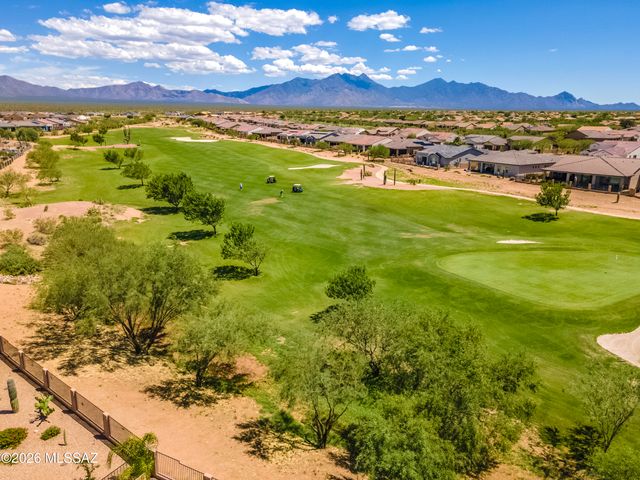 2460 E Copper Vly Way, Green Valley, AZ 85614