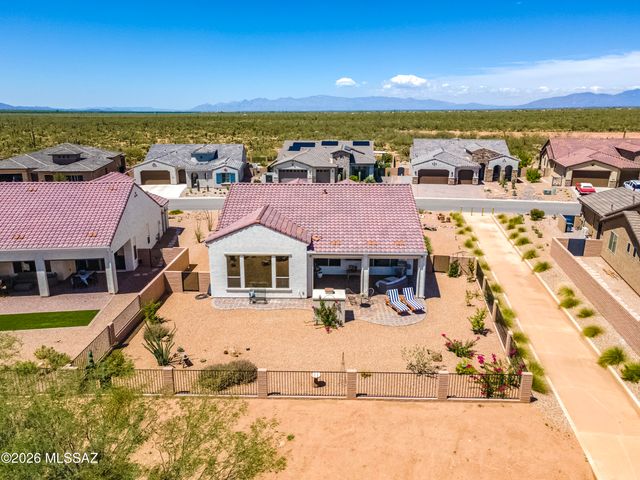 2460 E Copper Vly Way, Green Valley, AZ 85614
