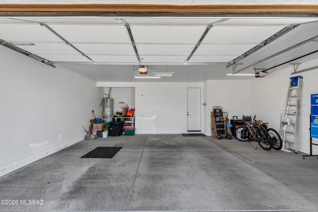 2460 E Copper Vly Way, Green Valley, AZ 85614