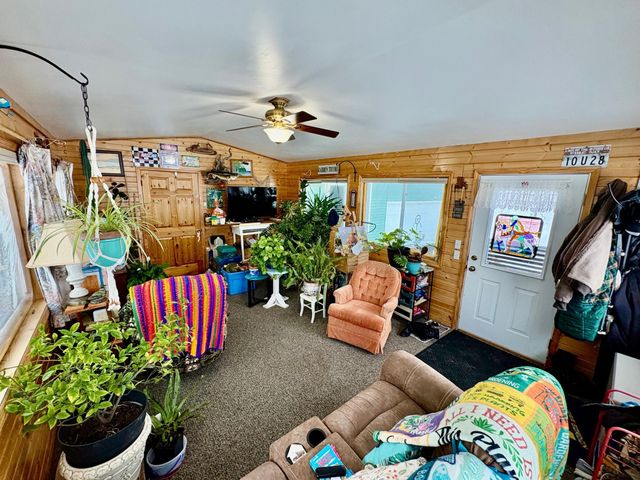 1398 4th Street NW, Baudette, MN 56623