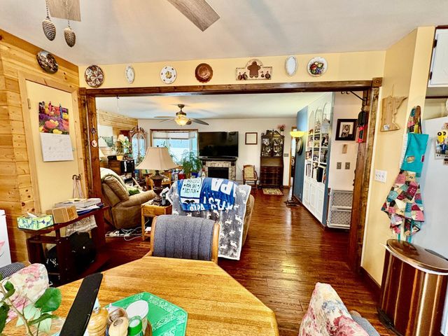 1398 4th Street NW, Baudette, MN 56623