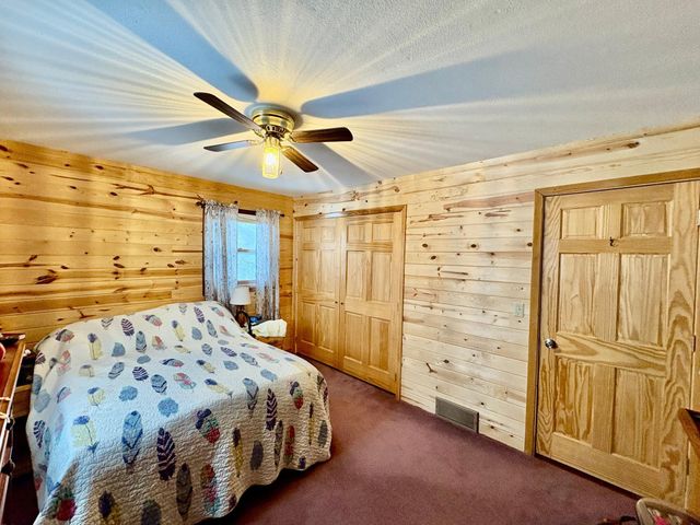 1398 4th Street NW, Baudette, MN 56623