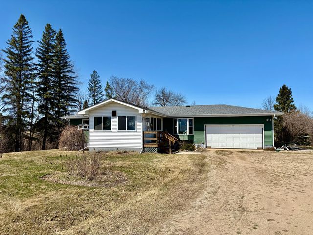 1398 4th Street NW, Baudette, MN 56623