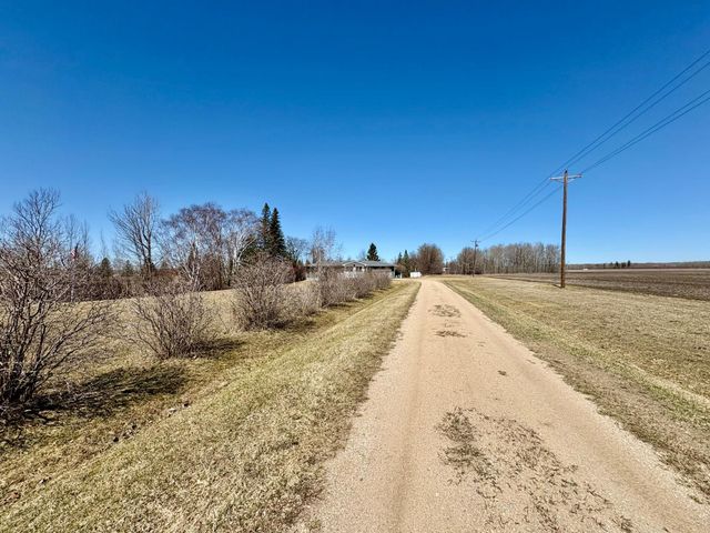1398 4th Street NW, Baudette, MN 56623