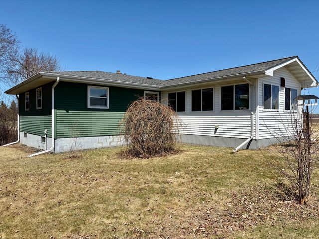 1398 4th Street NW, Baudette, MN 56623
