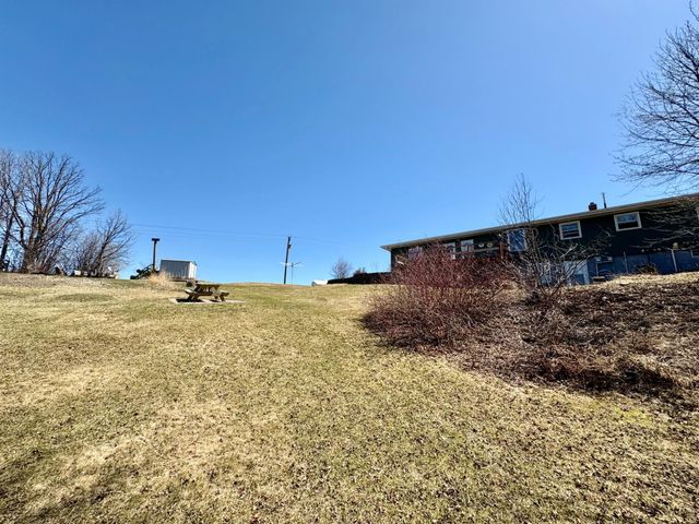 1398 4th Street NW, Baudette, MN 56623