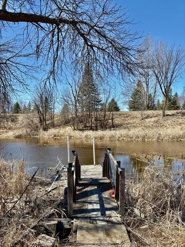 1398 4th Street NW, Baudette, MN 56623