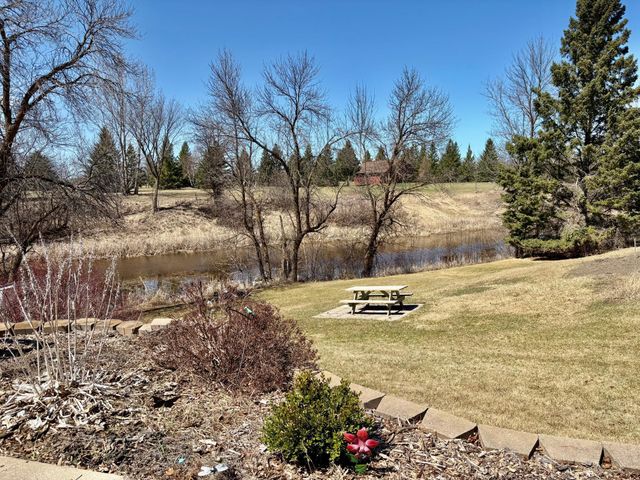1398 4th Street NW, Baudette, MN 56623