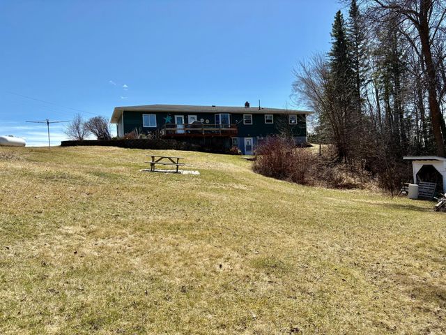 1398 4th Street NW, Baudette, MN 56623