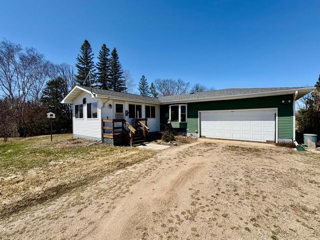 1398 4th Street NW, Baudette, MN 56623