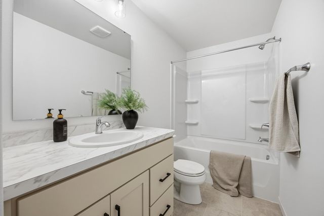 3718 27th Street S, Moorhead, MN 56560