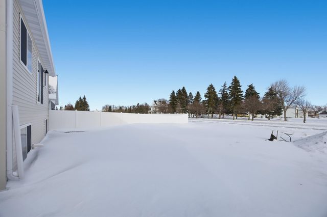 3718 27th Street S, Moorhead, MN 56560