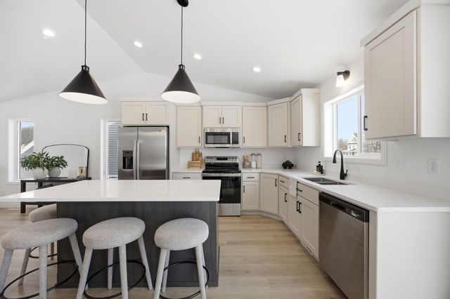 3718 27th Street S, Moorhead, MN 56560