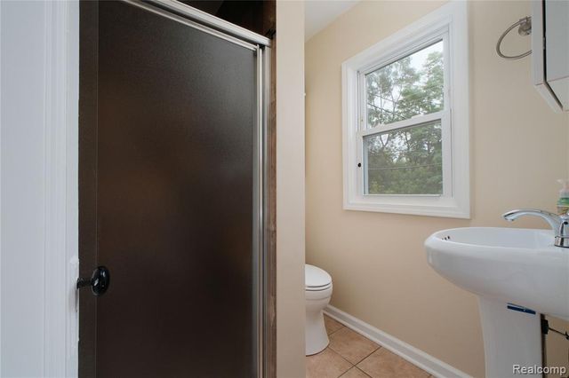 5790 Savoy Drive, Waterford, MI 48327