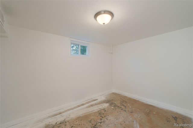 5790 Savoy Drive, Waterford, MI 48327