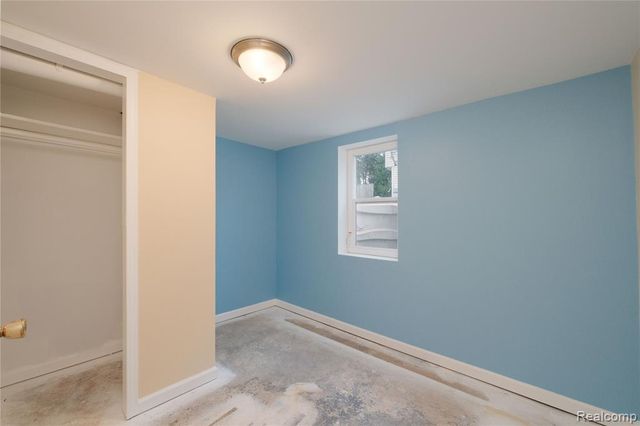 5790 Savoy Drive, Waterford, MI 48327