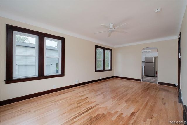 5790 Savoy Drive, Waterford, MI 48327