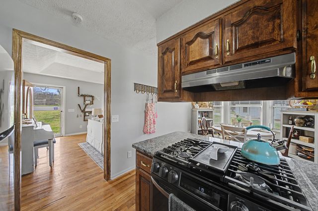 1450 Pomona Rd, Dickson, TN 37055