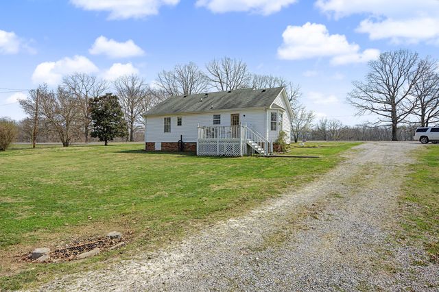 1450 Pomona Rd, Dickson, TN 37055