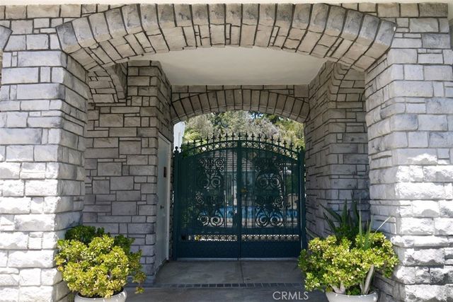 2759 N Chauncey, Orange, CA 92867